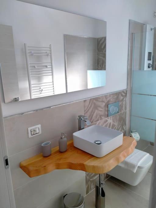 Suite Room Malpensa B&B Cardano Al Campo Exterior foto