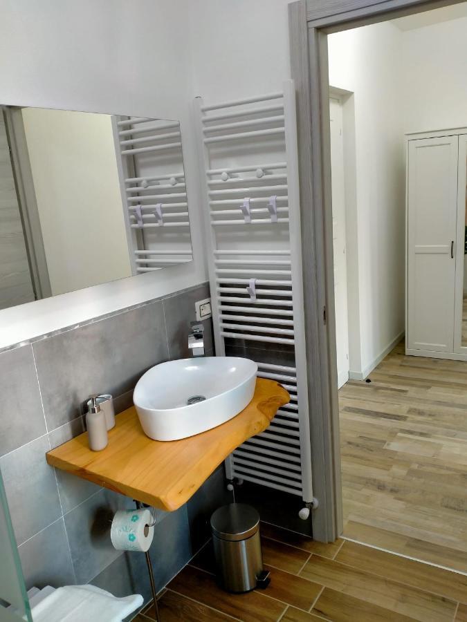 Suite Room Malpensa B&B Cardano Al Campo Exterior foto